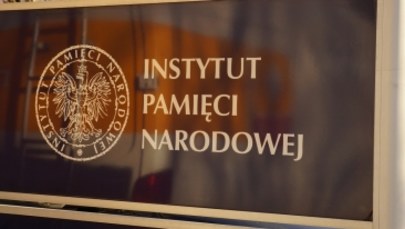 Chocholi taniec wokół ustawy o IPN