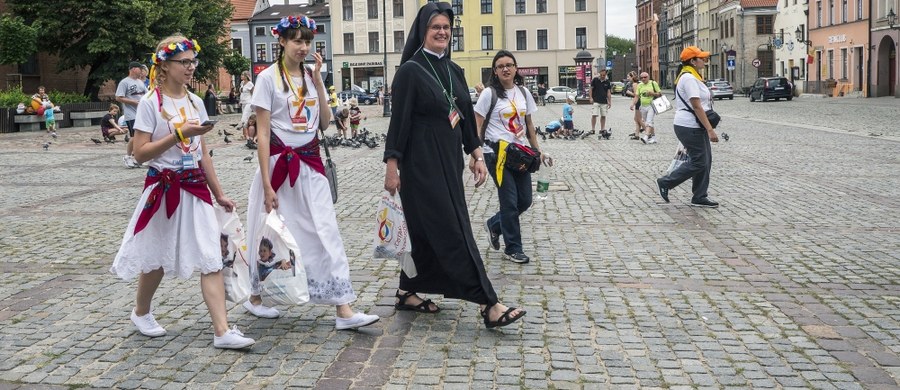 Możliwość powoływania katechetów na wychowawców klas proponuje MEN w projekcie nowelizacji rozporządzenia ws. warunków i sposobu organizowania nauki religii w publicznych przedszkolach i szkołach. Teraz rozporządzenie zakazuje nauczycielom religii pełnienia funkcji wychowawców klasy. Projekt został przekazany do uzgodnień międzyresortowych i konsultacji publicznych.