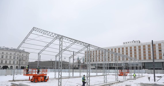 Przedstawiciele części rodzin ofiar katastrofy smoleńskiej, w tym ojciec Natalii Januszko - Grzegorz Januszko oraz brat Stefana Melaka - Sławomir Melak zaapelowali na konferencji o nieupolitycznianie budowy pomników ofiar katastrofy. Januszko podkreślił, że jego apel to głos "sporej części rodzin" ofiar i jest skierowany do osób, które "upolityczniają" budowę pomnika.