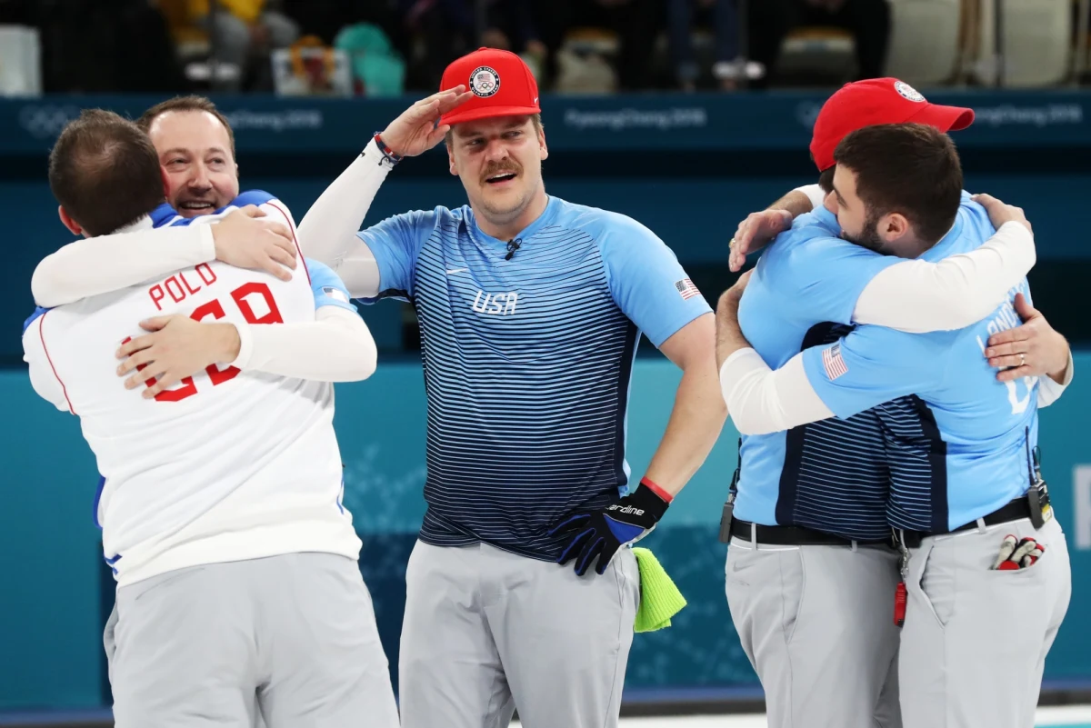 Męska reprezentacja USA w curlingu zdobyła złoty medal igrzysk olimpijskich w Pjongczangu. W finale pokonała Szwecję 10:7. To pierwszy tytuł wywalczony przez Amerykanów w tej dyscyplinie.