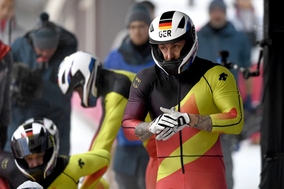​39-letni niemiecki bobsleista Kevin Kuske, po zdobyciu szóstego medalu olimpijskiego, ogłosił zakończenie kariery. W niedzielę w Pjongczangu zdobył srebro w zawodach czwórek i tym samym został najbardziej utytułowanym zawodnikiem w tym sporcie.
