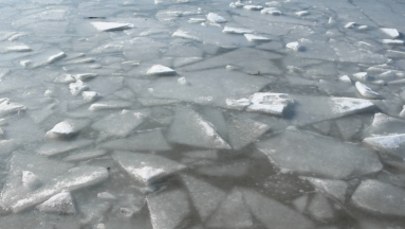 40-letni mężczyzna wpadł pod lód na jeziorze Będgoszcz
