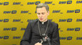 Biskup Mirosław Milewski: Od 3 lat jeżdżę skodą. Zarabiam nieco ponad 3.700 złotych "na rękę"
