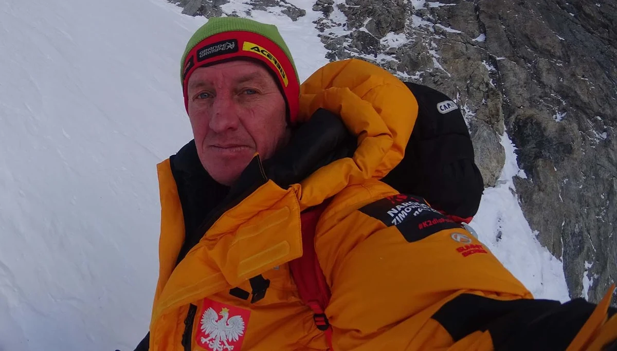 Po nieudanej próbie samotnego wejścia na szczyt K2 Denis Urubko zdecydował o opuszczeniu polskiej zimowej wyprawy - taka informacja przekazana została na facebookowym profilu programu Polski Himalaizm Zimowy. Jak podano, decyzję podjął sam Urubko, który z gór Tienszan, skąd pochodzi, wyniósł przekonanie, że sezon zimowy w górach kończy się wraz z ostatnim dniem lutego. "Decyzja ta została zaakceptowana przez uczestników wyprawy, którzy nie widzieli dalszej możliwości współpracy z Denisem po jego samodzielnej próbie zdobycia wierzchołka" - zaznaczono również w krótkim komunikacie.