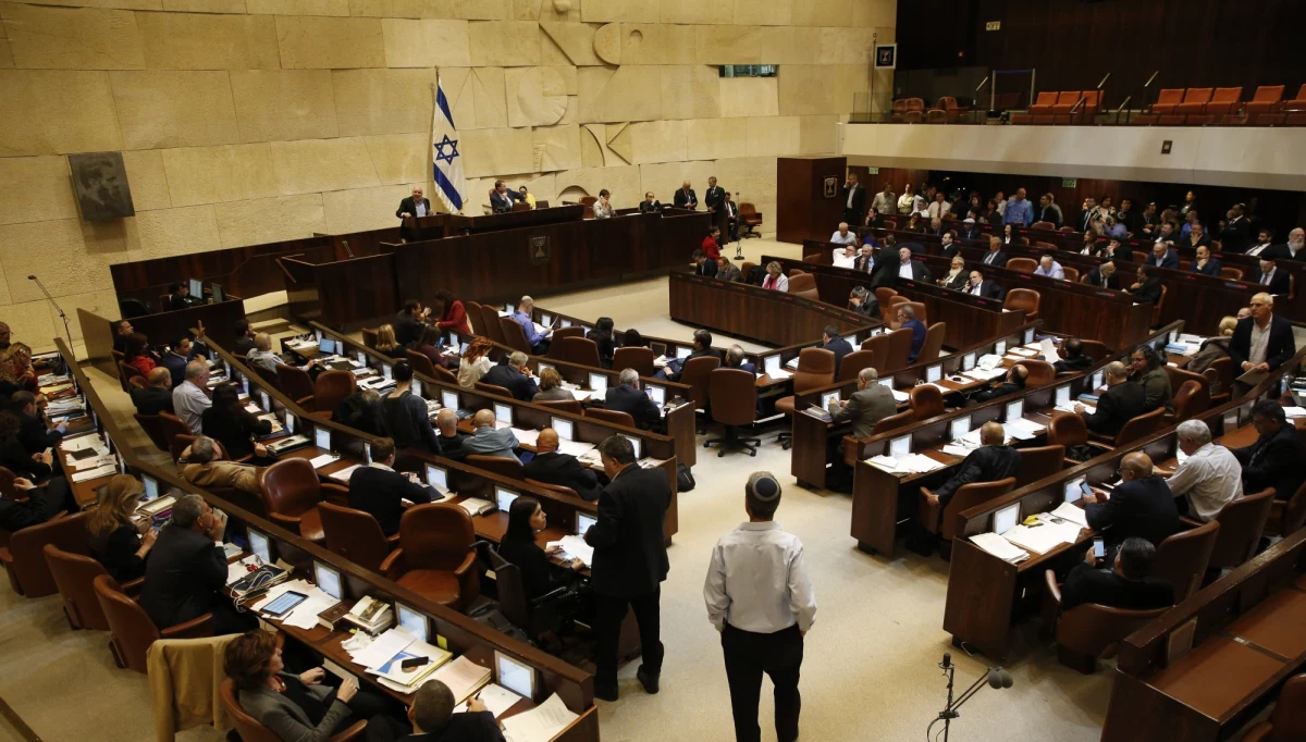 ​Jedna z komisji izraelskiego Knesetu wezwała polskie władze do cofnięcia nowelizacji ustawy o IPN - podał dziennik "Jerusalem Post" na stronie internetowej. Obecny na obradach ambasador RP zapewnił, że Warszawa jest gotowa na rozmowy z Izraelem.