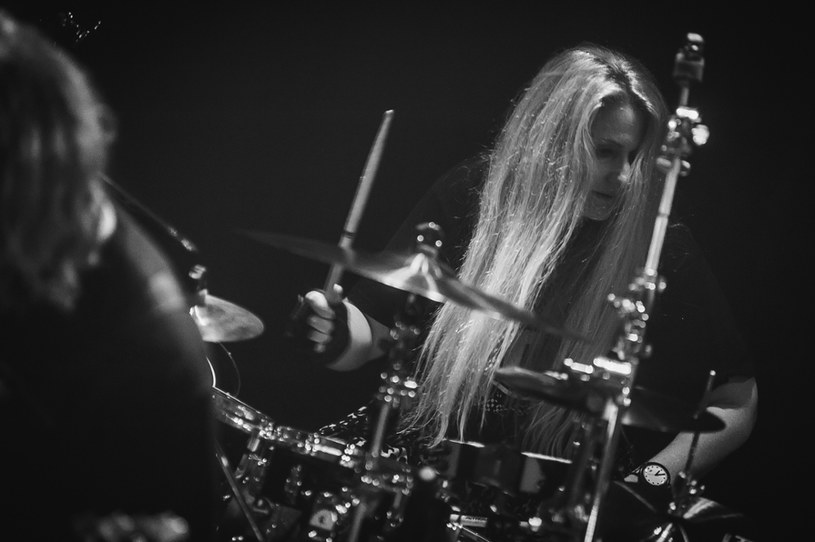 Pochodząca z Poznania perkusistka Beata Polak (m.in. 2TM2,3, Wolf Spider, eks-Armia) dołączyła do nowego wcielenia zespołu norweskiego wokalisty Jorna Lande (m.in. Masterplan, Avantasia).