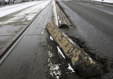 Kierowca prezydenta przyznał, że się zagapił. Limuzyna najechała na separator