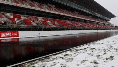 Śnieg utrudnia testy F1. "Nie ma sensu podejmować ryzyka"