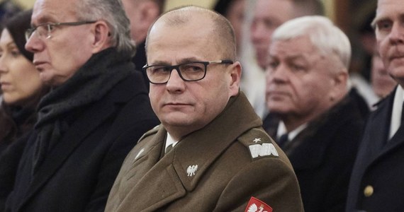Decyzja, przywracająca dostęp do tajemnic generałowi Jarosławowi Kraszewskiemu, jest gotowa. Szef departamentu Zwierzchnictwa nad Siłami Zbrojnymi w prezydenckim BBN utracił je w czerwcu 2017 roku, w wyniku postępowania Służby Kontrwywiadu Wojskowego. Gen. Kraszewski odwołał się w tej sprawie do premiera, którego służby nie potwierdziły zarzutów SKW - informuje dziennikarz RMF FM Tomasz Skory. 