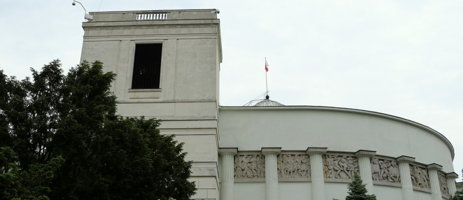 ​Posłowie PO i Nowoczesnej występują z polsko-izraelskiej grupy parlamentarnej; powodem jest fakt, że PiS "siłowo" i nieregulaminowo "przejął" tę grupę parlamentarną, odwołując z funkcji przewodniczącego Michała Szczerbę (PO) - poinformowali w czwartek politycy Platformy i Nowoczesnej.