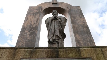 Francja: Zapadła decyzja ws. dalszych losów pomnika Jana Pawła II