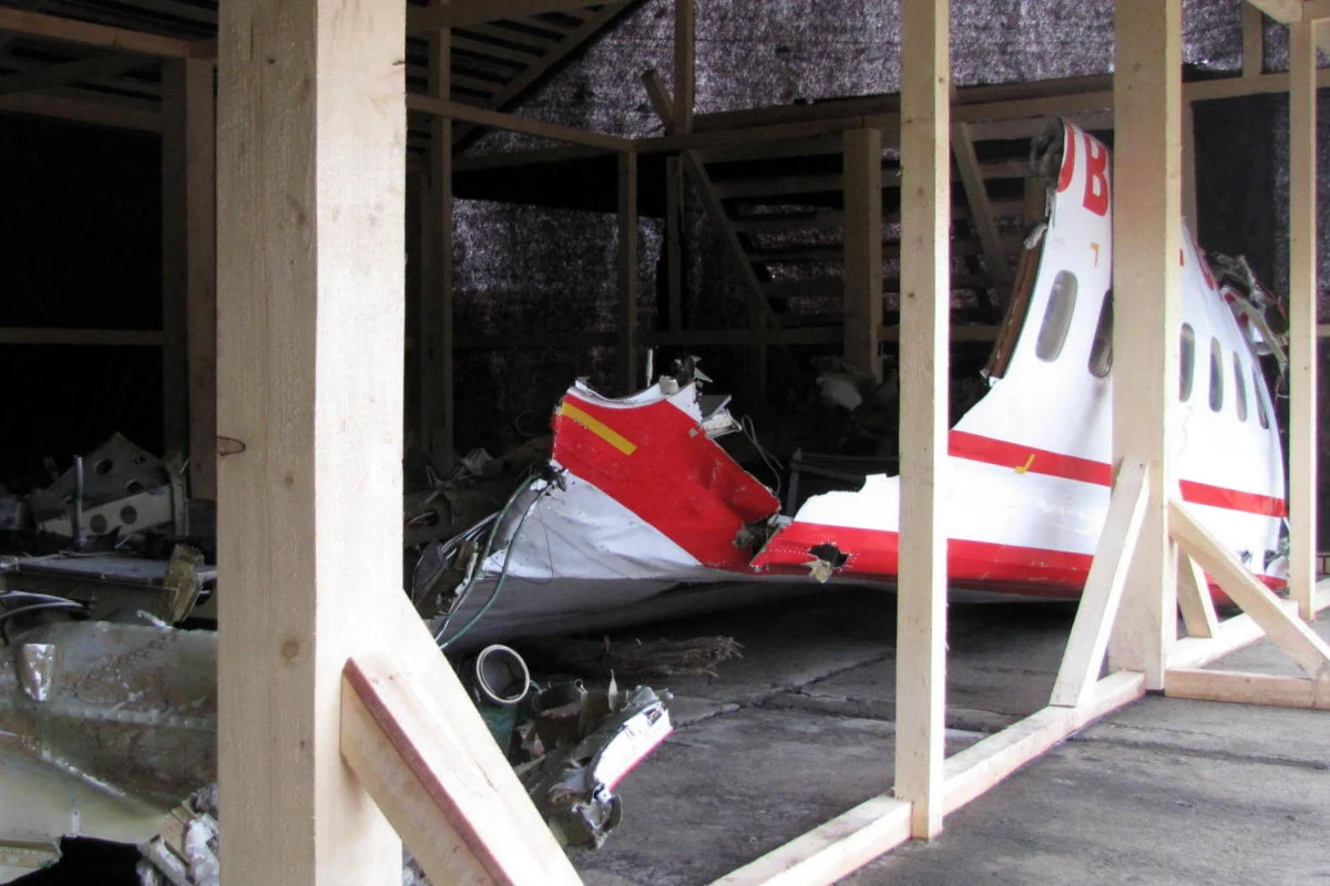 Jest zgoda rosyjskiego Komitetu Śledczego, ale moskiewscy śledczy od ponad pół roku nie chcą wyznaczyć terminu przyjęcia polskich prokuratorów - wynika z korespondencji, do jakiej dotarli reporterzy śledczy RMF FM. To zabawa w kotką i myszkę - tak nieoficjalnie polska strona opisuje zachowanie Rosjan w sprawie dostępu do wraku tupolewa.