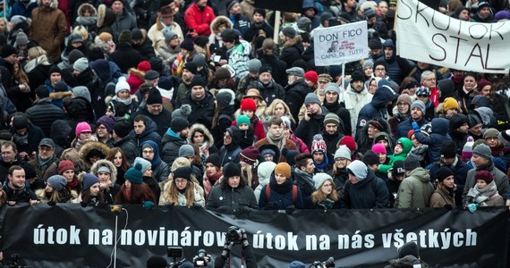 W 30 miastach Słowacji zorganizowano marsze pamięci po zabójstwie dziennikarza śledczego Jana Kuciaka. W Bratysławie zgromadziło się 25 tys. osób, wśród nich był prezydent Słowacji Andrej Kiska. Domagano się pełnego wyjaśnienia okoliczności morderstwa reportera.