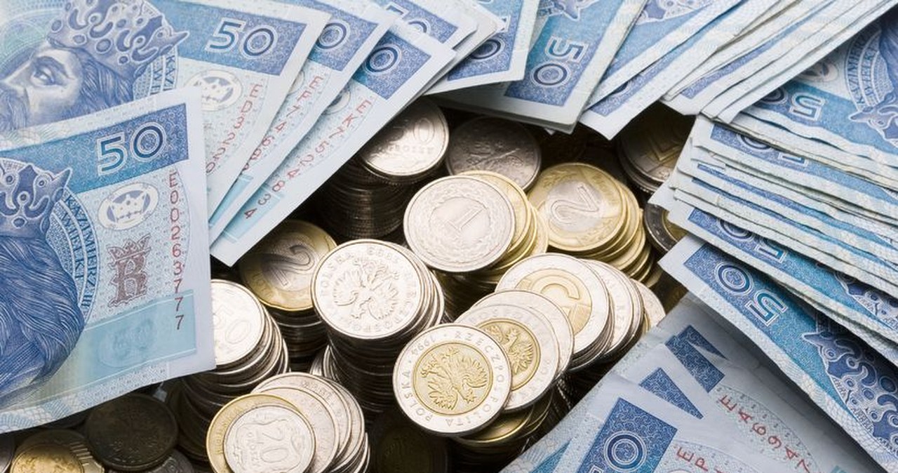 Wymiana drobnych ze skarbonki. W okienku bankowym lepiej tego nie rób