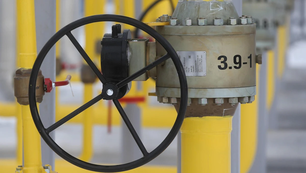 Wiceprezes rosyjskiego Gazpromu Aleksandr Miedwiediew oświadczył w sobotę, że koncern rozpoczął procedurę wypowiadania kontraktów na dostawy i przesył gazu zawartych z ukraińskim Naftohazem. Krok ten Gazprom zapowiedział już w piątek.