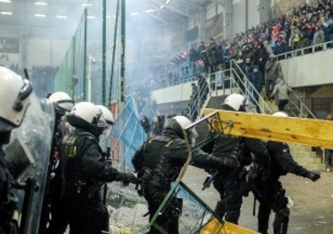 Burdy na stadionie Piasta Gliwice. 7 osób zatrzymanych