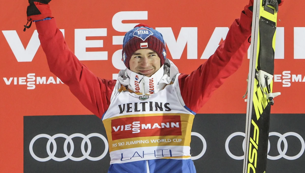 ​Kamil Stoch, zwycięzca niedzielnego konkursu Pucharu Świata w skokach narciarskich w fińskim Lahti, przyznał w rozmowie z TVP, iż na tym obiekcie skakało mu się znakomicie. Żałuje jedynie, że... bardzo udany weekend już się kończy.