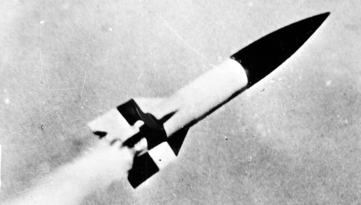 To dzięki specjalistom z III Rzeszy Francja stała się jedną z największych potęg kosmicznych na świecie - ujawniają to nadsekwańskie media. Według nich pierwszy silnik używanej do dzisiaj rakiety Ariane stworzyli specjaliści, którzy wcześniej pracowali nad rakietami w hitlerowskich Niemczech.