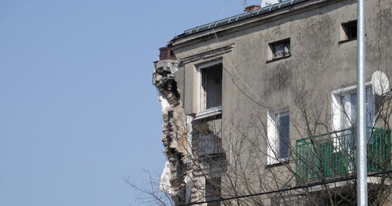 ​Szokujące doniesienia ws. zawalenia się kamienicy w Poznaniu. Według nieoficjalnych informacji dziennikarzy śledczych RMF FM dwie kobiety, których ciała znaleziono w ruinach, zostały wcześniej zamordowane. Wcześniej pojawiały się informacje, że doszło do jednego zabójstwa.