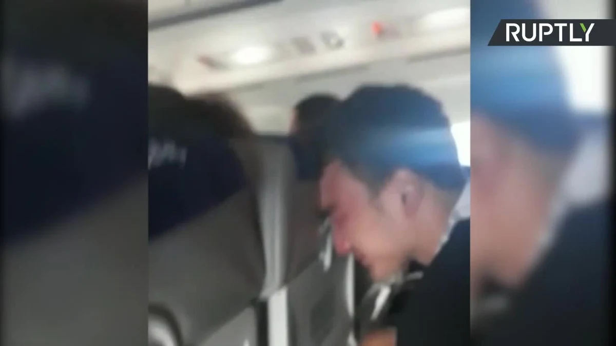 Załoga samolotu British Aerospace RJ-85 lecącego ze stolicy Kirgistanu Biszkeku została zmuszona do awaryjnego lądowania po eksplozji silnika. Jeden z pasażerów nakręcił przez okno rozerwaną eksplozją obudowę silnika oraz uwiecznił moment lądowania.
