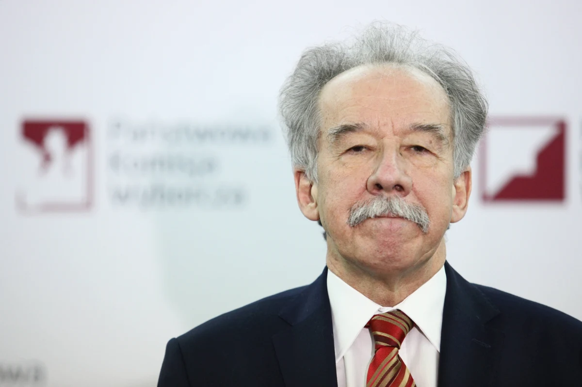 Centralna Komisja Wyborcza Federacji Rosyjskiej zaprasza przedstawicieli polskiej PKW na wybory prezydenckie w Rosji. Jak dowiedział się reporter RMF FM Grzegorz Kwolek, do Państwowej Komisji Wyborczej wpłynęły dwa zaproszenia do obserwowania przebiegu rosyjskich wyborów: dla szefa PKW Wojciecha Hermelińskiego i dla jego zastępcy Wiesława Kozielewicza. Według informacji naszego reportera, PKW nie zdecydowała jeszcze, czy jej przedstawiciele pojadą do Rosji.