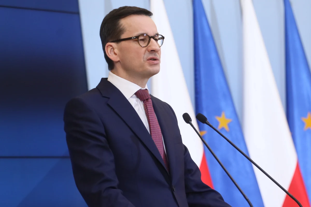Premier Mateusz Morawiecki spotyka się o godz. 10:00 z szefem KE Jean-Claude’em Junckerem i wiceszefem KE Fransem Timmermansem. To już drugie, dłuższe spotkanie z Junckerem od  stycznia, gdy premier Morawiecki wznowił dialog z Komisją Europejską. Celem tych kontaktów jest doprowadzenie do kompromisu i wstrzymanie przez Komisję Europejską procedury Art. 7, która została już uruchomiona w Radzie UE. 