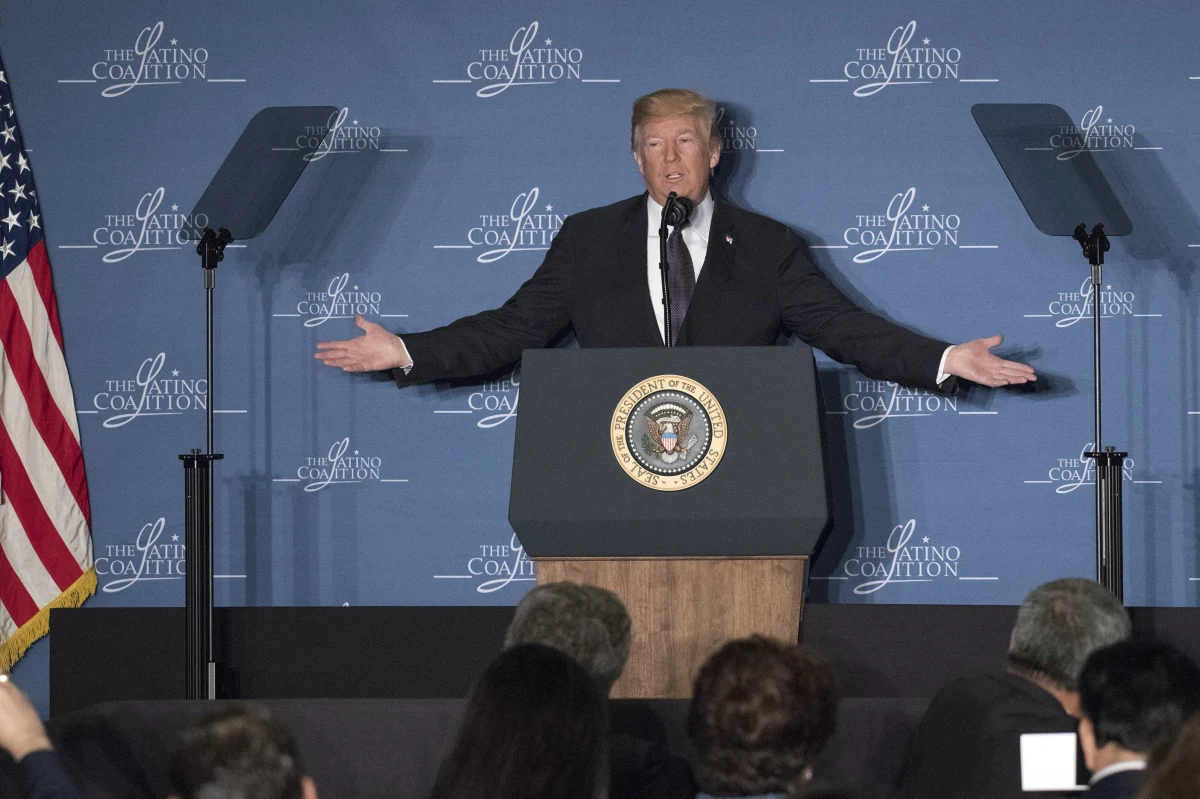 ​Prezydent USA Donald Trump wywiera naciski na personel Białego Domu, aby wprowadzić odwetowe cła na stal i aluminium jeszcze w tym tygodniu, prawdopodobnie już w czwartek - poinformował w środę dziennik "Wall Street Journal" w swoim portalu.