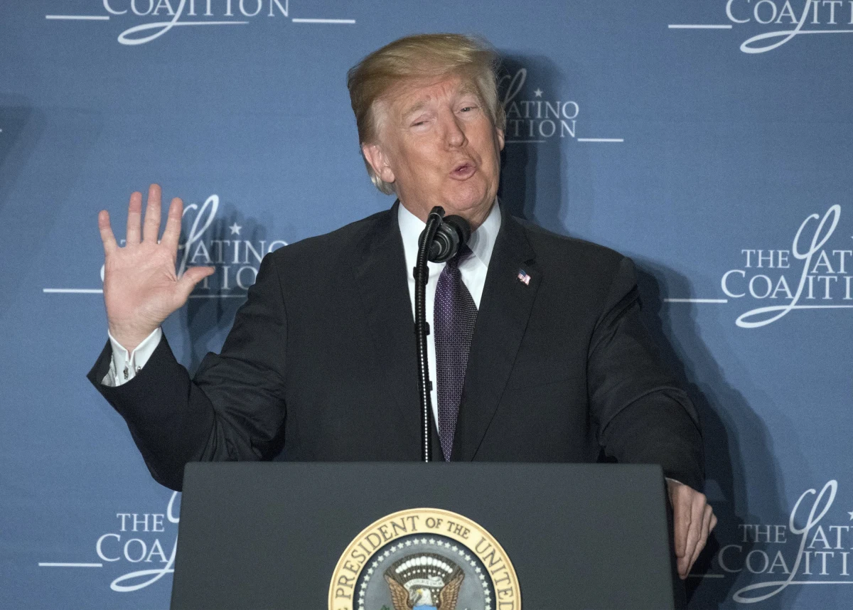 Prezydent Donald Trump chce jeszcze dziś podpisać rozporządzenie w sprawie wprowadzenia odwetowych ceł na stal i aluminium - powiedział doradca ds. gospodarczych prezydenta USA, Peter Navarro. Jak dodał, w rozmowie z telewizją Fox Business, w czwartek o godzinie 15.30 czasu lokalnego (21.30 czasu polskiego) Trump chce złożyć podpis pod dokumentem, który ma wejść w życie w ciągu 15-30 dni.