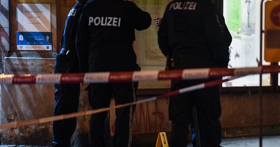 Prawdopodobnie nie ma związku pomiędzy dwoma ataki z użyciem noża, do których doszło w środę wieczorem w Wiedniu - poinformowała policja. Ciężko ranne zostały cztery osoby, w tym troje członków jednej rodziny.