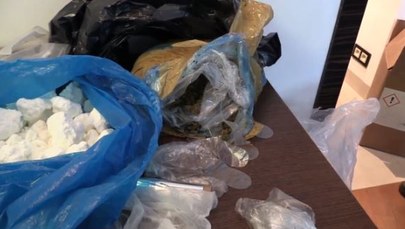 Stołeczni policjanci zatrzymali 4 osoby podejrzane o handel narkotykami