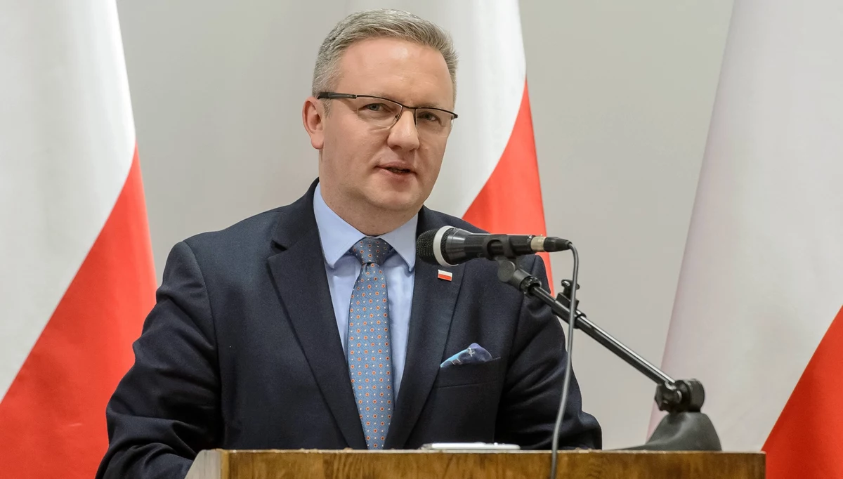 To była dobra, godzinna rozmowa. Sojusz polsko-amerykański jest silny jak zawsze - powiedział po czwartkowym spotkaniu z amerykańskim asystentem sekretarza stanu ds. Europy i Eurazji Wessem Mitchellem szef gabinetu prezydenta Krzysztof Szczerski.
