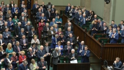 Jest nowy sondaż. Rekordowa przewaga PiS-u