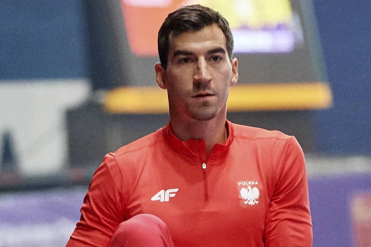 "Zawsze powtarzam, że w lekkoatletyce trzeba być indywidualistą. Z chłopakami nie łączy mnie jakaś poważna zażyłość, ale jest pomiędzy nami szacunek" - mówi w rozmowie z RMF FM halowy mistrz i rekordzista świata w sztafecie 4x400 metrów. Rafał Omelko opowiedział nam nie tylko o relacjach pomiędzy członkami sztafety, ale także o emocjach związanych z występem w Birmingham i nowych możliwościach, jakie otworzyły się przed sztafetą.