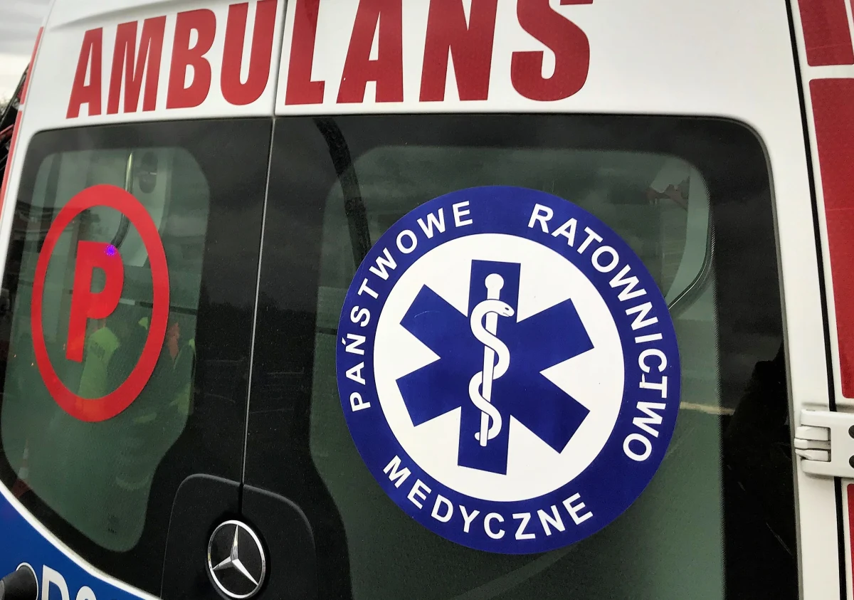 Tragiczny wypadek drogowy w miejscowości Stypułki-Borki w Podlaskiem. Nie żyje 16-latek, a 4 osoby zostały ranne.
