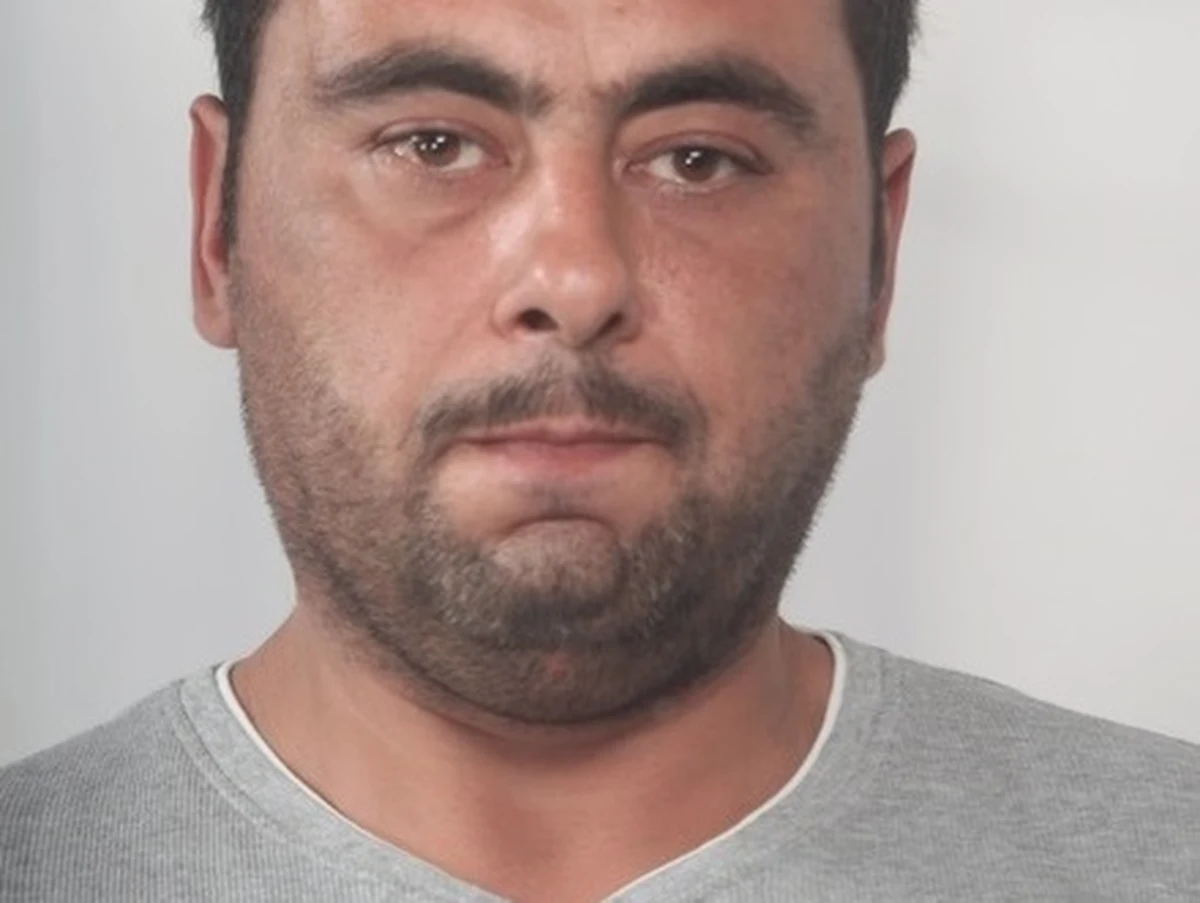 Policjanci z Opola prowadzą poszukiwania Piotra Brzózki. Za mężczyzną wystawiono list gończy. Ma odpowiedzieć m.in. za handel ludźmi i kradzieże. 