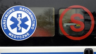 Katowice: Autobus zderzył się z osobówką. Z audi wypadł silnik, kierowca jest ciężko ranny