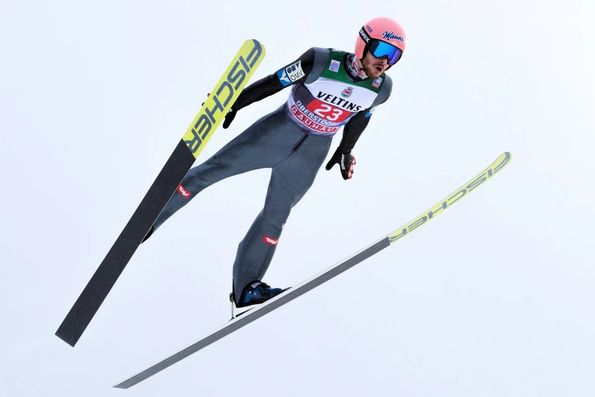 ​Austriak Manuel Fettner odniósł drugie zwycięstwo w Zakopanem w zawodach Pucharu Kontynentalnego w skokach narciarskich. Podobnie jak w sobotę, na dziesiątym miejscu uplasował się Paweł Wąsek (WSS Wisła w Wiśle).