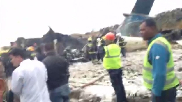 Na międzynarodowym lotnisku w Katmandu doszło do wypadku samolotu - informuje BBC za "Kathmandu Post". Na pokładzie było 67 pasażerów i czworo członków załogi. Jak podaje AFP, 20 osób zostało zabranych do szpitala. Są też, niestety, ofiary śmiertelne.