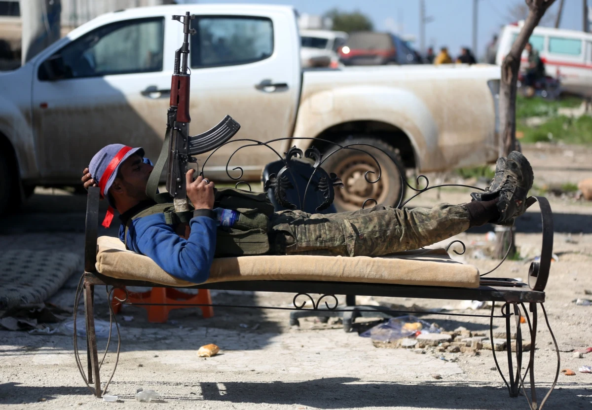 Będącemu w rękach syryjskich rebeliantów miastu Duma we Wschodniej Gucie grozi katastrofa humanitarna, gdyż staje się ono główną przystanią dla tysięcy osób uciekających przed ofensywą syryjskich sił rządowych - poinformowały w poniedziałek władze miejskie.