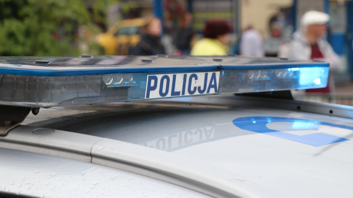 Policjanci wyjaśniają okoliczności tajemniczej śmierci kobiety w Sokołowie Podlaskim na Mazowszu. Z nieoficjalnych informacji wynika, że kobietę mógł zastrzelić jej syn.