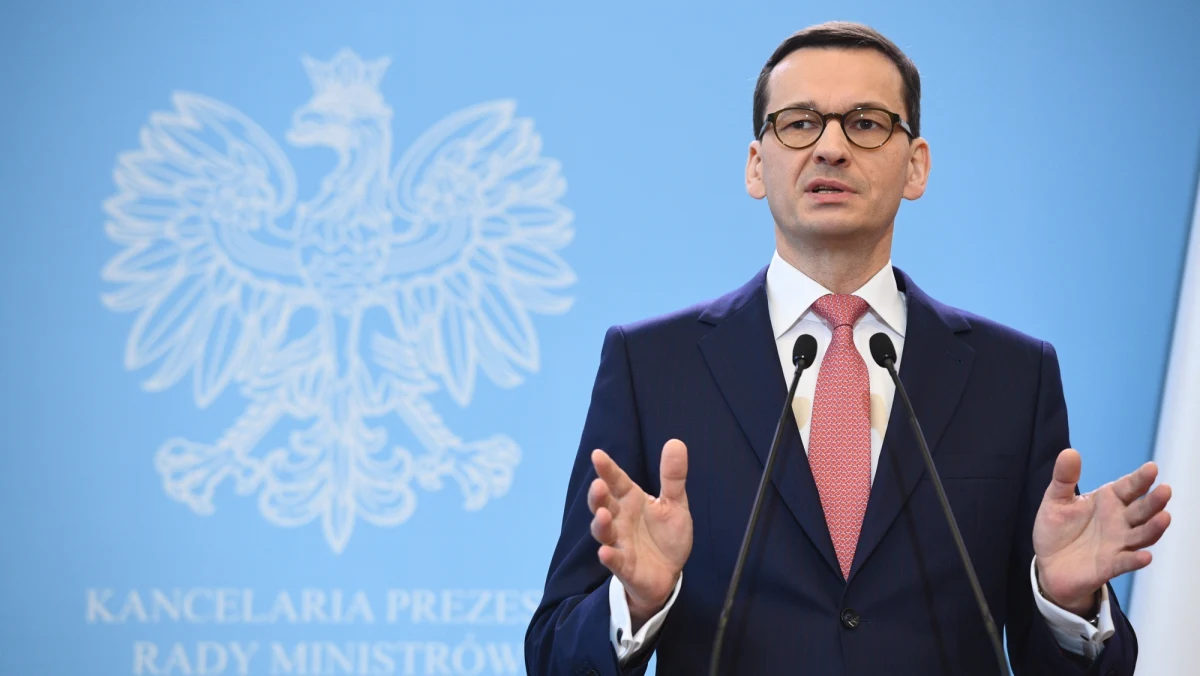W ramach zapowiedzianego niedawno przez premiera "odchudzania rządu" stanowiska straciło w sumie 17 wiceministrów - Mateusz Morawiecki poinformował na spotkaniu z dziennikarzami o przyjęciu ich dymisji. Zapowiedział również, że "w najbliższych dniach czy tygodniach" przedstawione zostaną nazwiska kilku kolejnych wiceministrów, którzy opuszczą jego gabinet.