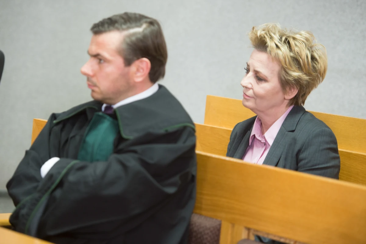 Prezydent Łodzi Hanna Zdanowska jest winna poświadczenia nieprawdy w dokumentach w celu uzyskania kredytu przez jej partnera Włodzimierza G. - uznał Sąd Rejonowy dla Łodzi-Śródmieścia. Zdanowska zapowiedziała następnie swój start w wyborach samorządowych. Nie czuję się winna - podkreśliła.