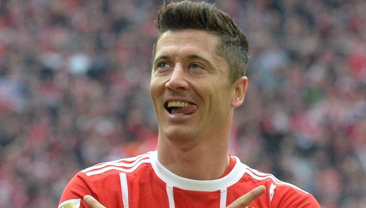 Robert Lewandowski został wybrany przez fachowy magazyn "Kicker" do najlepszej jedenastki 26. kolejki niemieckiej ekstraklasy. Polski piłkarz, który po raz szósty w sezonie został w ten sposób wyróżniony, otrzymał notę 1,5.