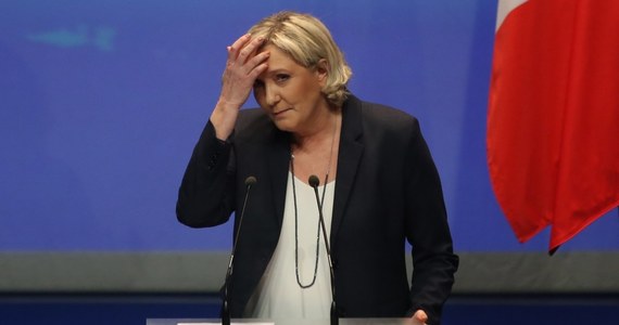 ​Marine Le Pen, przewodnicząca skrajnie prawicowego Frontu Narodowego (FN), która postanowiła zmienić jego nazwę na Zgromadzenie Narodowe, zagroziła wpozwem sądowym szefowi innej prawicowej partii, który twierdzi, że ukradła nazwę jego ugrupowania.