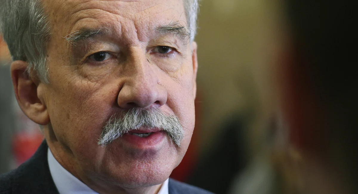 Minister spraw wewnętrznych i administracji Joachim Brudziński spotka się we wtorek z przewodniczącym Państwowej Komisji Wyborczej Wojciechem Hermelińskim. Zaproszenie na spotkanie wystosował szef MSWiA, w odpowiedzi na apel Hermelińskiego z końca lutego.