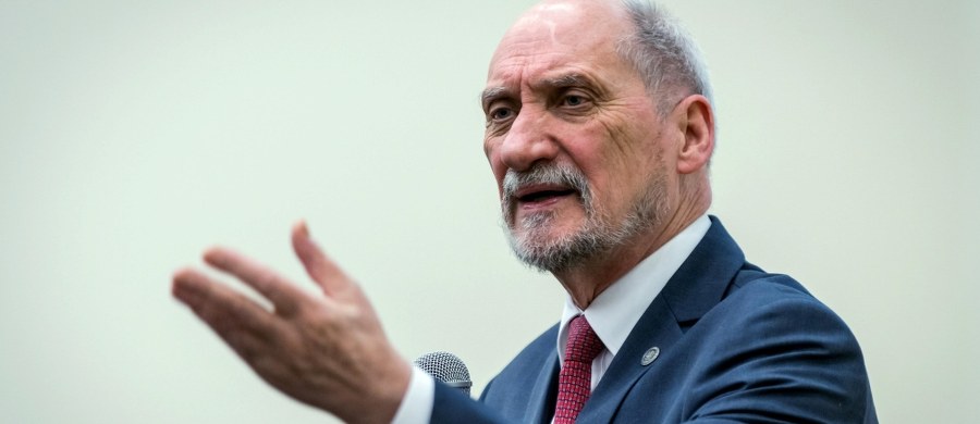 Techniczny raport podkomisji smoleńskiej na pewno wkrótce zostanie udostępniony opinii publicznej - powiedział w Telewizji Republika szef podkomisji, Antoni Macierewicz. Jak dodał, wydała ona dotychczas ponad 2 mln złotych. 