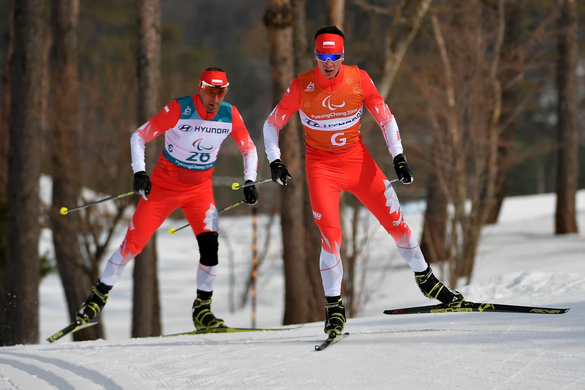 ​Na ćwierćfinałach zakończyli udział w Pjongczangu w środowych paraolimpijskich sprintach w biegu narciarskim techniką klasyczną na 1,5 km Łukasz Kubica i Piotr Garbowski, któremu do awansu do półfinału zabrakło niewiele, ale i tak się cieszył z medalu... syna.