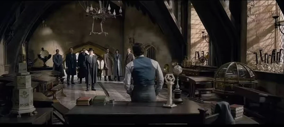 16 listopada do polskich kin trafi film "Fantastyczne zwierzęta: Zbrodnie Grindelwalda". Newta Scamandera ponownie zagra Eddie Redmayne. Akcja filmu, do którego scenariusz napisała J.K. Rowling, rozpoczyna się w 1927 roku, kilka miesięcy po tym, jak Newt pomógł zdemaskować i schwytać niesławnego czarnoksiężnika Gellerta Grindelwalda.