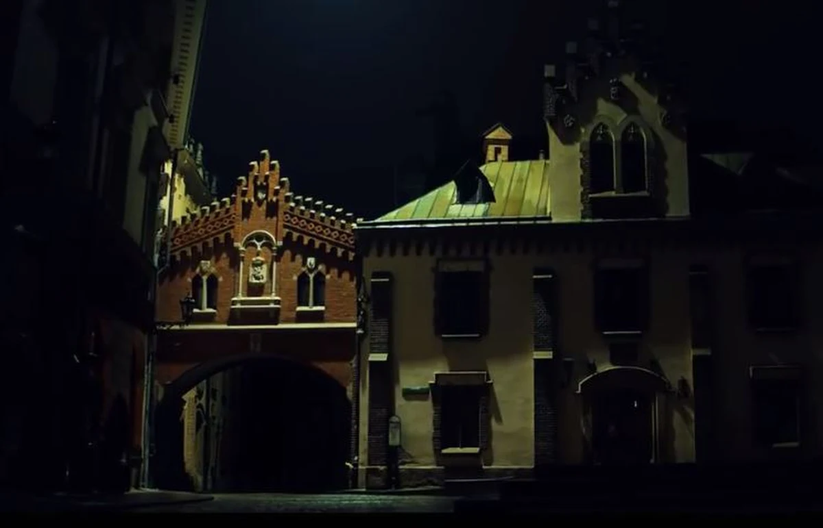 Magiczny film o magicznym Krakowie. Aby go nakręcić, trzeba było wyłączyć oświetlenie! Niezwykły film na jubileusz 40-lecia wpisania Krakowa na listę UNESCO nakręcił urząd miasta. Nagrania powstawały w nocy. Aby zrealizować ujęcia trzeba było użyć dronów, a także wyłączyć oświetlenie w wielu punktach miasta. "Ten film pokazuje magię Krakowa" - mówi Katarzyna Olesiak z wydziału kultury miejskiego magistratu.