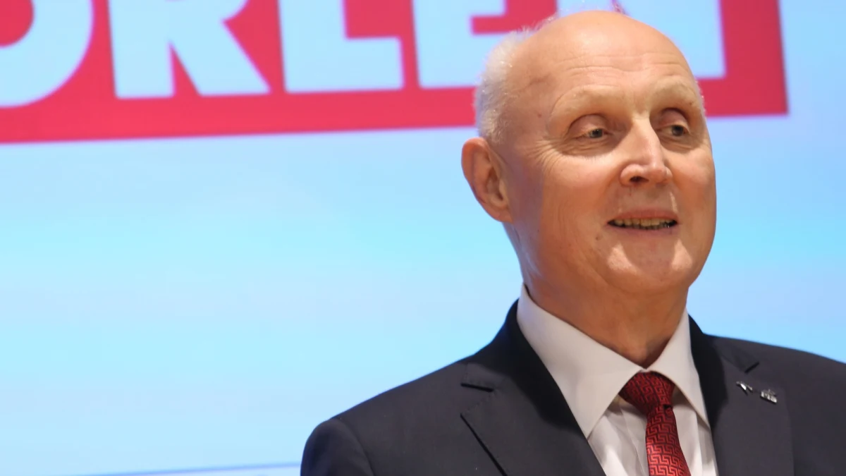 Prawie 4 miliony złotych zarobił jako prezes Orlenu Wojciech Jasiński - tak wynika z raportu spółki za zeszły rok. To kolejny znany polityk Prawa i Sprawiedliwości, któremu opłaciły się przenosiny z ław poselskich do państwowej spółki.